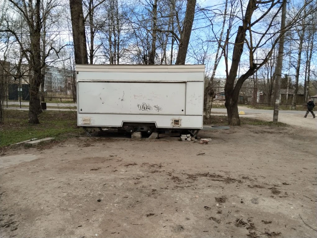 Демонтаж незаконного торгового объекта.